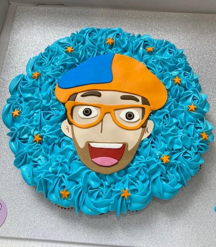 Blippi - mini cupcakes Please keep your writing that you want on the board in the box below