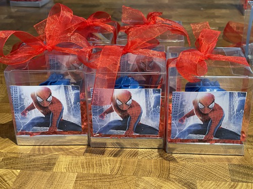 Spiderman giveaway - mini box size : 8cm red ribbon blue cream Please keep your writing that you want on the Sticker in the box below