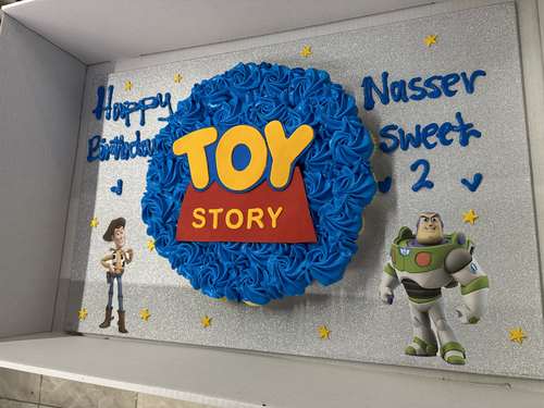 Toy story - mini cupcakes Please keep your writing that you want on the board in the box below