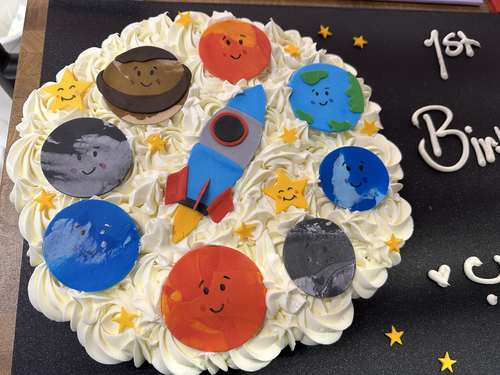 Solar system w/ rocket - mini cupcakes Please keep your writing that you want on the board in the box below