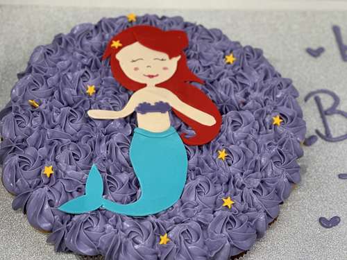 mermaid - mini cupcakes Please keep your writing that you want on the board in the box below