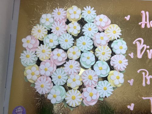 floral pastel design - mini cupcakes Please keep your writing that you want on the board in the box below