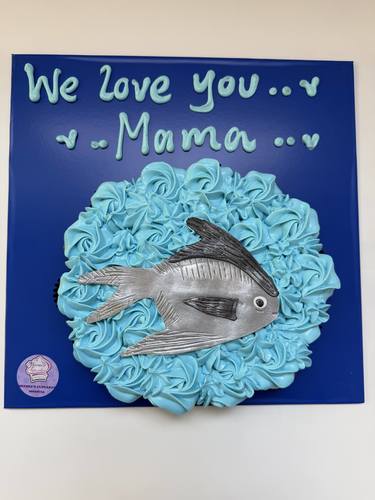 Zbaidi Fish - mini cupcakes Please keep your writing that you want on the board in the box below