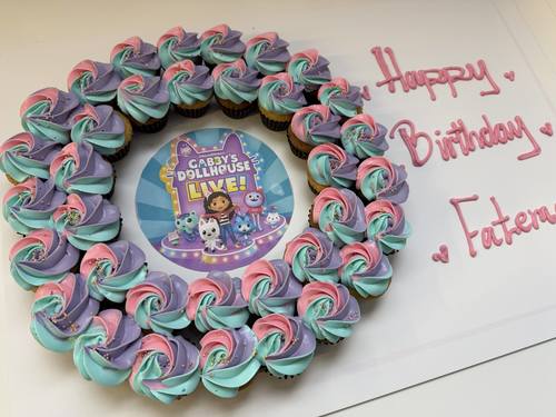 gabby doll house - 3 Dozens mini cupcakes Please keep your writing that you want on the board in the box below