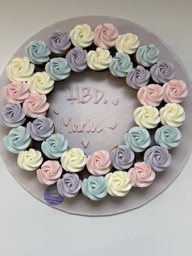 simple pastel design - 3 Dozens mini cupcakes Please keep your writing that you want on the board in the box below