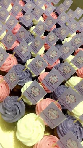 flags - please write what you want on the flags in the box below or&nbsp; send the pictures you want on the flags Via whataspp 90939733