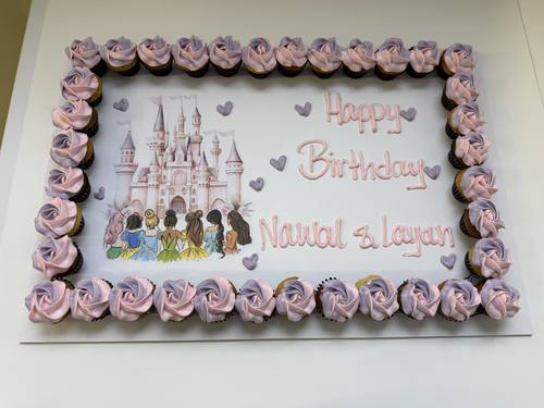 princess - 3 Dozens mini cupcakes Please keep your writing that you want on the board in the box below
