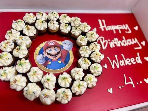 Super Mario - mini cupcakes Please keep your writing that you want on the board in the box below