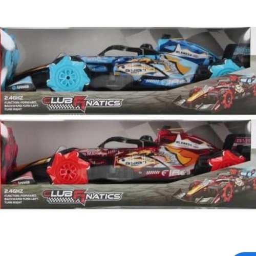 سيارة سباق تعمل بجهاز تحكم عن بعد