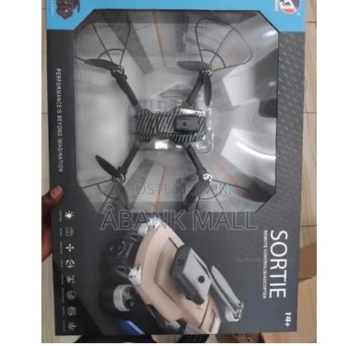 طائرة بدون طيار يتم التحكم فيها عن بعد بزاوية 360 درجة