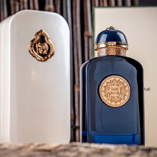 Blue Oud Perfume - Size 100 ml Description: A mixture of diluted patchouli, pure agarwood and concentrated flowers.