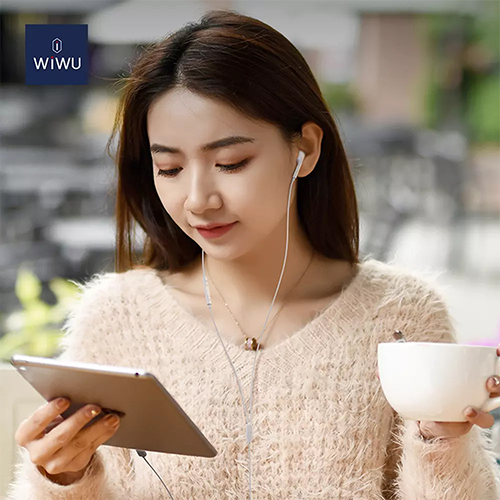 WiWU سماعة سلكية عالية الجودة متوافقة مع جميع اجهزة ذات مدحل لايتنينج(كود:152)