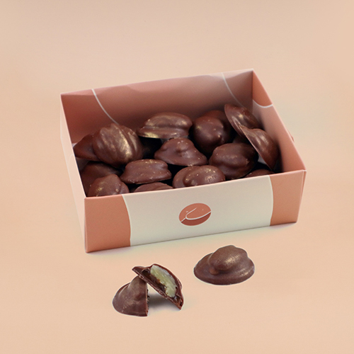 Pecan Caramel Mini - 16 pieces
of delicious chocolate with pecan and caramel flavor