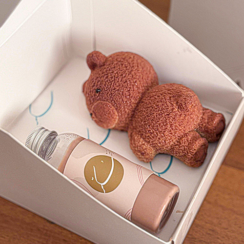 Teddy Bear Snickers - Soft chocolate cake layered with creamy Snickers filling, smooth caramel, and roasted peanuts for a rich and flavorful taste.