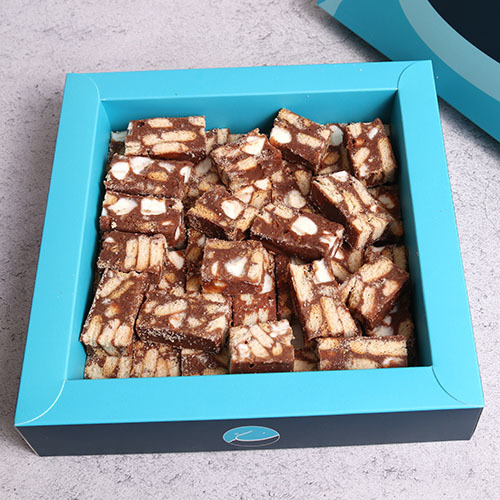 Rocky Road .400g - A set of chocolate pieces mixed with marshmallows and biscuits that accompany you on all your travels