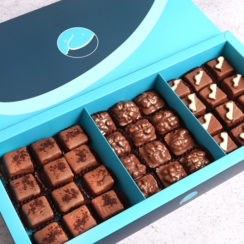 Mix bites brownie - Brownie , kinder, Caramel, walnut , almond , honey, pecan & chocolate