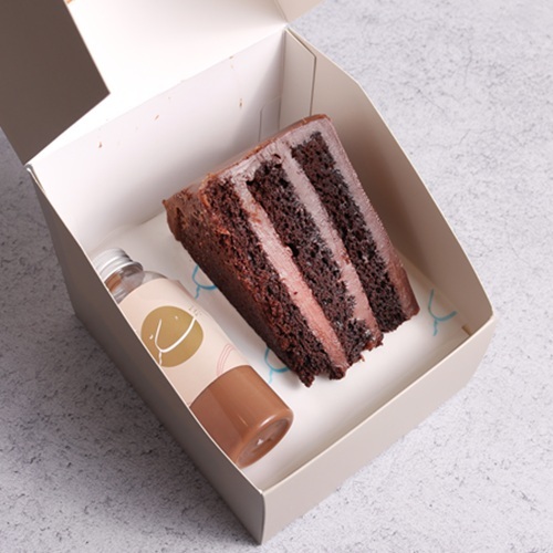 Chocolate cake 6 Layer slice - Consists of fudgy-yet-fluffy layers, and swirls of creamy and chocolaty frosting.