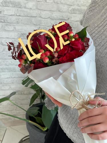 Mix red rose bouquet - bouquet with stick love