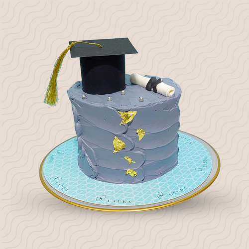 Laura chocolate - Graduation Cake 2 - Red velvet, chocolate flavor, vanilla flavor and cream cheese frosting 6 inches is enough for 6 to 8 people and preparation time is 55 minutes