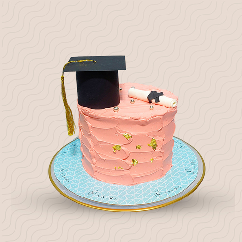 Graduation Cake 1 - Red velvet, chocolate flavor, vanilla flavor and cream cheese frosting 6 inches is enough for 6 to 8 people and preparation time is 55 minutes