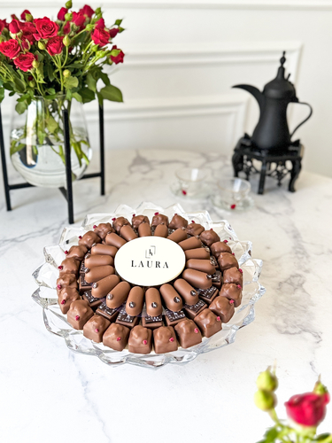 Crystal tray G-008 - Luxury crystal tray  Belgian chocolate Better data  Hazelnut  Brownie  Pecan  Weight 1240 kg