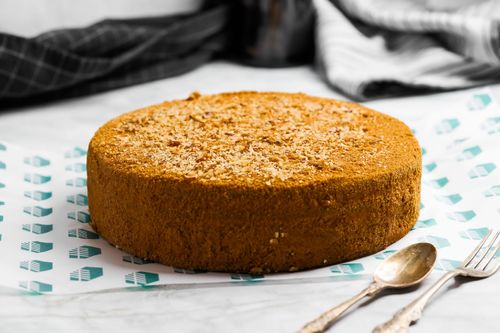 Round honey cake