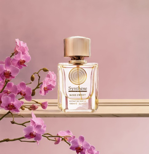 Rose Sweet 50ML - 50مل عطر للجنسين
 
 المكونات: الليمون، الورد، السكر، المسك الأبيض، الفانيليا، السدر