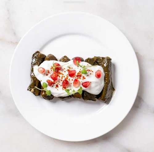 ورق عنب باللبن - مغموس بالروب البلدي من جبل لبنان