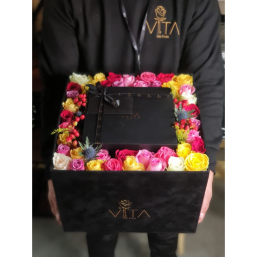 color package Amber And Vnilla-2 - large black box contains  mixed flowers and middle diffuser