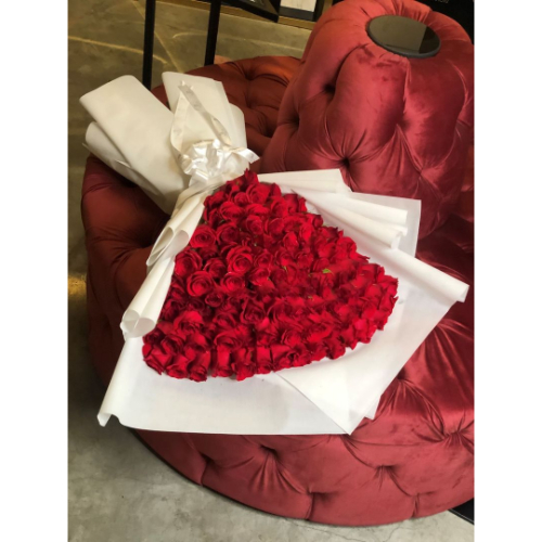 Vita Dei Fiori - Avellino 2 - Hand bouquet contains 100 red roses with white wrapping