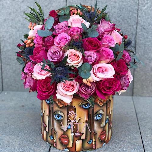 latisyoo - round box faces vase shape with mixed flowers
H: 45
W: 35 cm