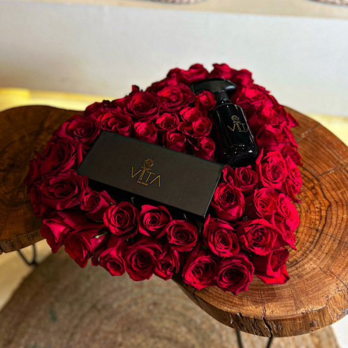 Amron - Red roses with heart flowers and spray perfume with box of chocolate. H : 12 W : 35