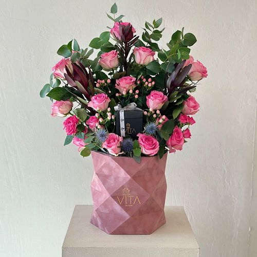 Bari - 3D Box Pink Color Contains mixed flowers with chocolate  
 
height 50
width 25