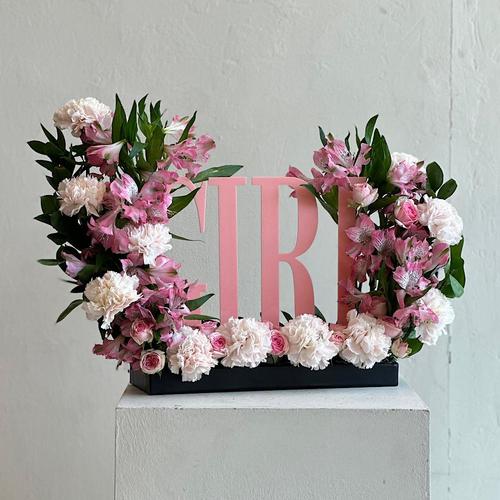 gryzli - Tray elegantly filled with baby roses pink carnations, pink astomeriya, an acrylic stand for a girl newborn. Height: 45 Width: 30