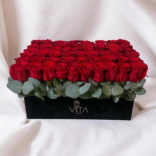 Love - A black box that contains red roses. Height: 40 Width: 30