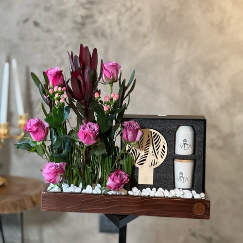 Diopter - WOODEN TRAY CONTAINS MIXED FLOWERS AND DIFFUSER WITH CANDLE  
 H: 50 W: 40