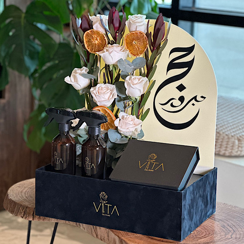 norm - Black box contains mixed flowers and 300 grams chocolate and 2 spray purfume