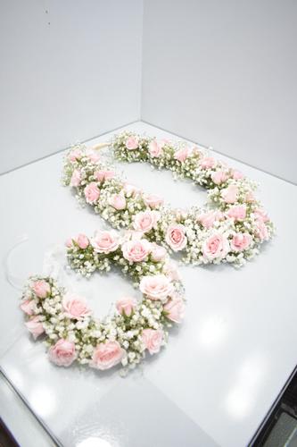 Toge 2 - Tiara
  with collar, gypsophila flowers with baby rose