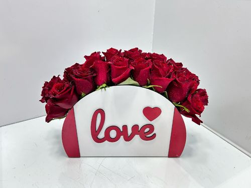 Love 9 - Love box with red rose flowers