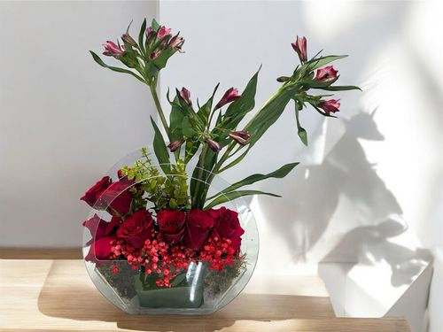 LOV 18 - Acrylic box with red roses,  and vegetables