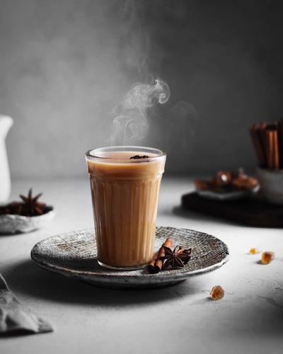 Special Karak Tea - شاي كرك خاص مصنوع من مكونات فاخرة.