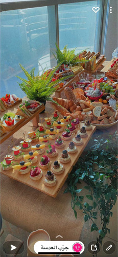 mini breakfast buffet - لمدة 5 إلى 8 بارسونز   12 سندويتش خبز فرنسي
 12 ساندوتش كلوب 15 كانيه جبن 12 سندويتش راب  1 لتر عصير برتقال 1 لتر شاي 1ـ المنزل  1 طبق فاكهة صغير  4 أنواع ديبين