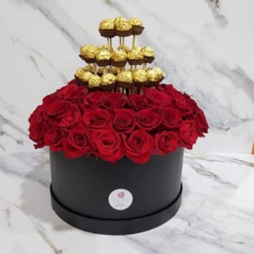 Fruit Flower - VIP Ferrero Big Box 814 - A large round paper box contains 61 roses and 30 ferrero rocher chocolates                                     Size : Height 50 cm. Width 40 cm.