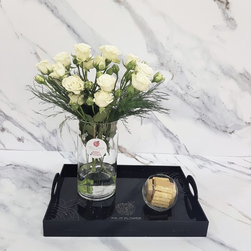 Chocolate Tray With Baby Roses White 1704 - Baby Roses White, Green Tree Tree, With Wafer Chocolate in acrylic tray 
 dimensions  Length 35 cm Width 25 cm Height 40 cm