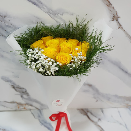 Yellow Roses With Green Tree Tree And white Gypsophilia 1125 - 10 Yellow Roses With 5 Green Tree Tree And Gypsophilia  Height 45 cm width 30 cm