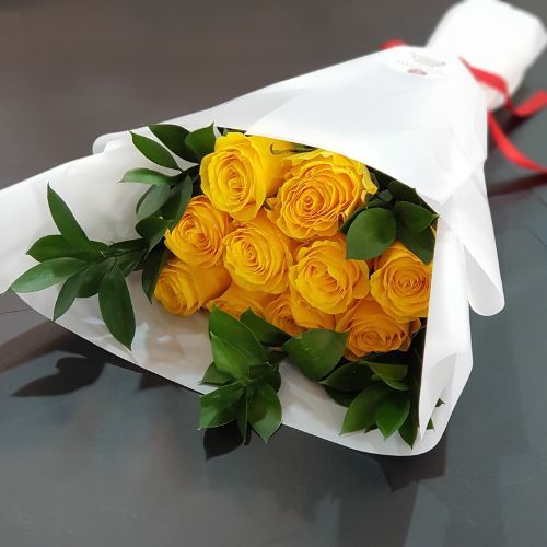 Yellow Roses With Green Rescus Bouquet 1121 - 10 Yellow Roses With Green Rescus Bouquet  Height 45 cm Width 30 cm