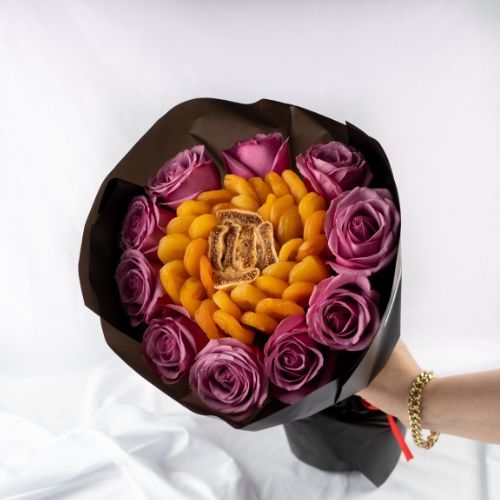 Cute Wonder Dried Fruit Bouquet - Apricot Figs 1015 - 10 roses apricots figs Height 45 cm Width 25 cm