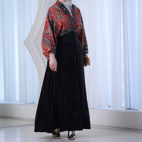 RM 1 black - التوصيل قبل رمضان بدون نحديد يوم معين فري سايز من سمول لي لارج يوجد حزام مخفي للتخصير