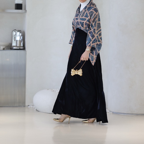 كحلي - التوصيل قبل رمضان بدون تحديد يوم معين🔴 متوفر ب٣ مقاسات الدراعه من داخل فيها حزام مخفي &nbsp;الرجاء الاختيار فقط من المقاسات المكتوبه