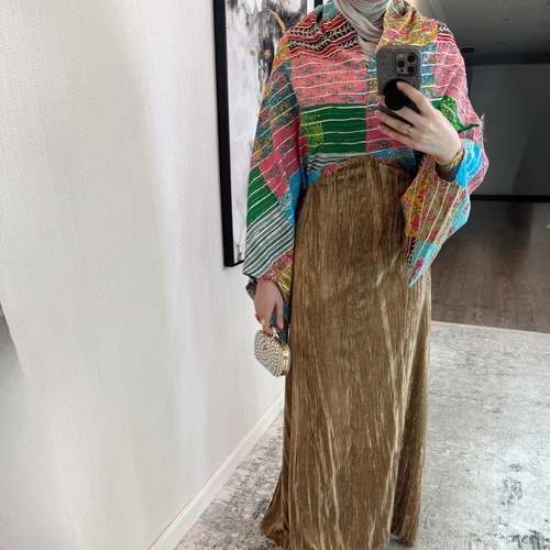 اللون الذهبي - دراعه واسعه متوفره ب٤ مقاسات وطولين فقط الرجاء الاختيار من المقاسات والاطوال المكتوبه
 الصدر فري سايز المقاس للخصر والورك التوصيل قبل رمضان بدون تحديد يوم معين